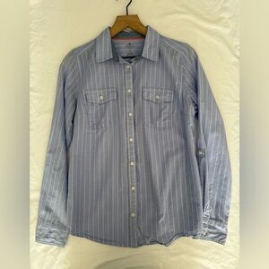 St.‎ John's Bay Women’s Long-Sleeved Button down Blue/White Striped Shirt